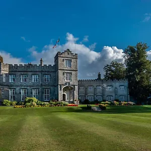 luttrellstown-castle-resort.dublin-hotelsweb.com/